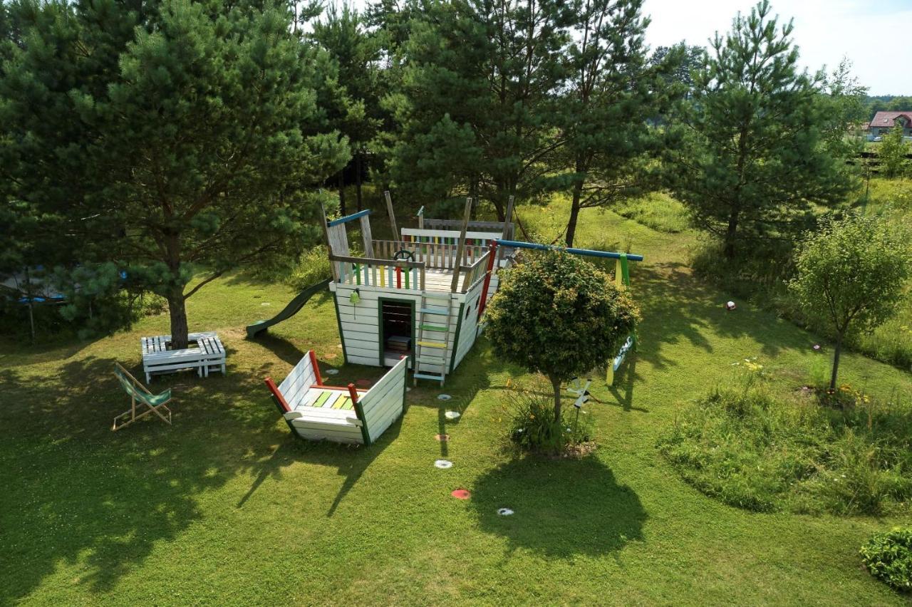 Gosciniec Szuwary Apartment ครูติน ภายนอก รูปภาพ