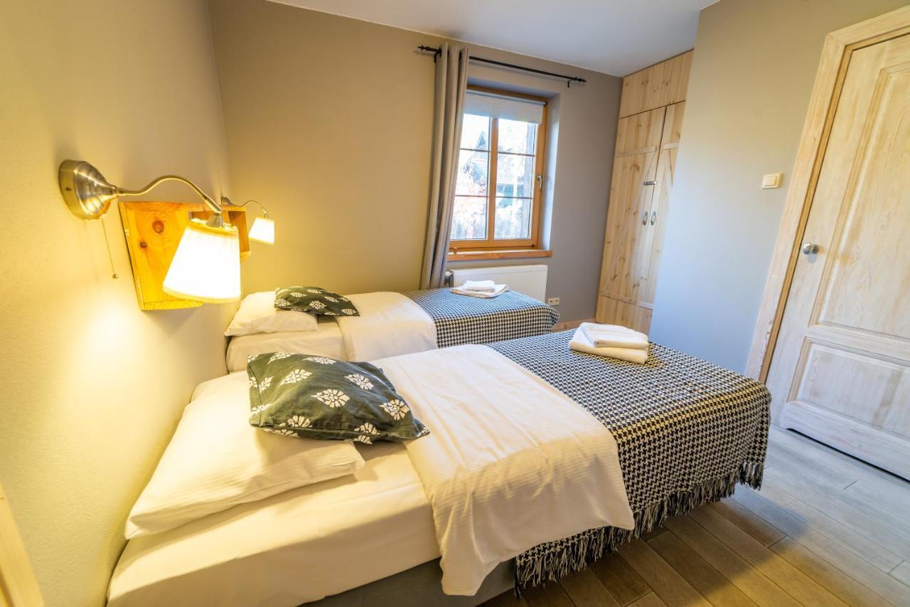 Gosciniec Szuwary Apartment ครูติน ภายนอก รูปภาพ